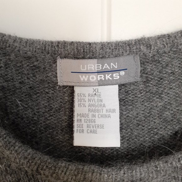 Urban Works Beaded Angora Blend Short Sleeve Round Neck Sweater Gray Size XL - Picture 3 of 8